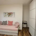 Appartement 10 Min Subway U-bahn To Marienplatz 130 M2 - 4br - 2bath *