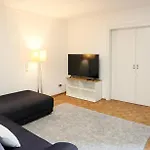 Appartement 10 Min Subway U-bahn To Marienplatz 130 M2 - 4br - 2bath *