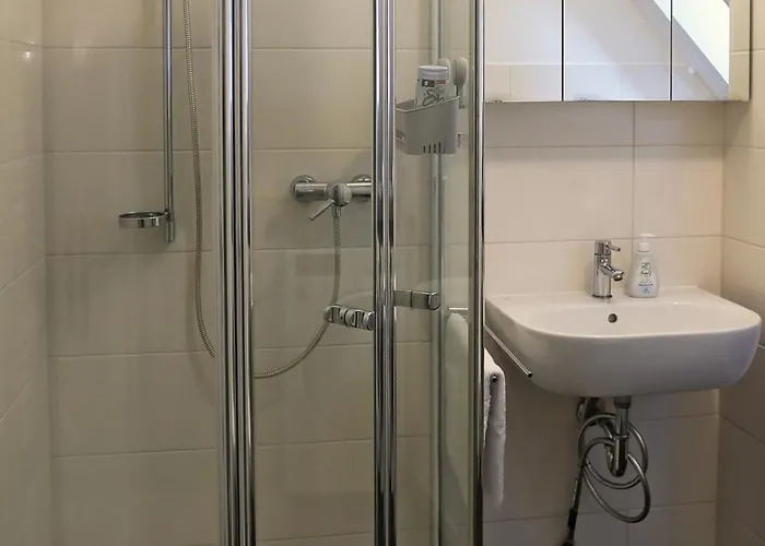10 Min Subway U-bahn To Marienplatz 130 M2 - 4br - 2bath *