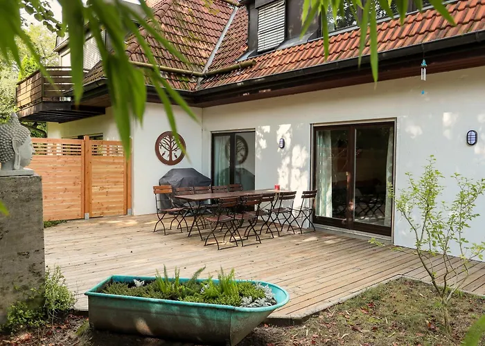 Apartment 10 Min Subway U-bahn To Marienplatz 130 M2 - 4br - 2bath *