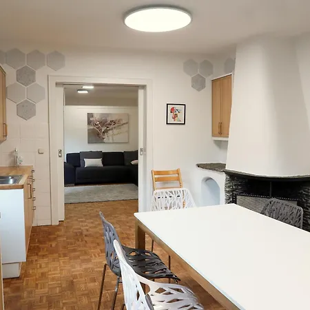 10 Min Subway U-bahn To Marienplatz 130 M2 - 4br - 2bath *