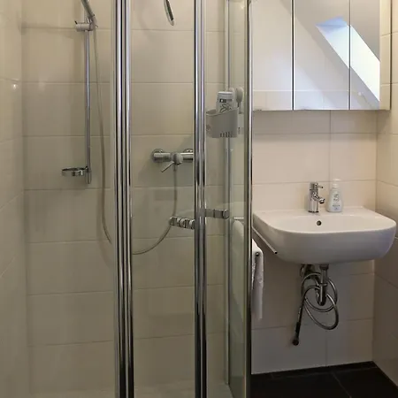10 Min Subway U-bahn To Marienplatz 130 M2 - 4br - 2bath *