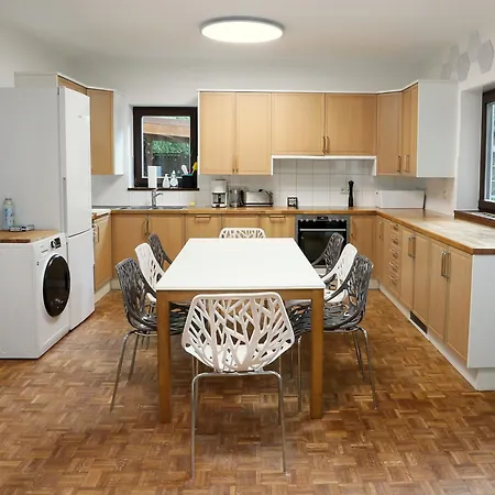 10 Min Subway U-bahn To Marienplatz 130 M2 - 4br - 2bath Appartamento