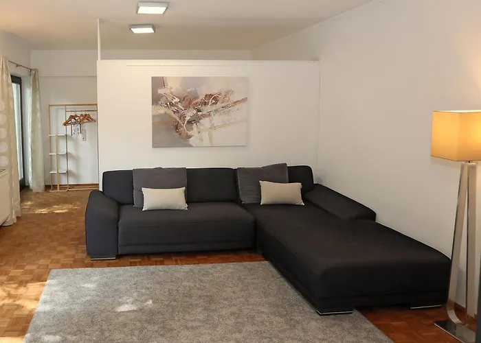 10 Min Subway U-bahn To Marienplatz 130 M2 - 4br - 2bath شقة *