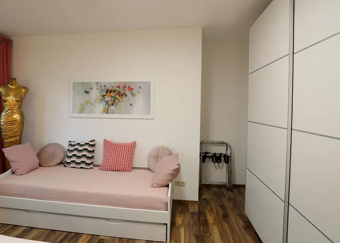 شقة 10 Min Subway U-bahn To Marienplatz 130 M2 - 4br - 2bath *
