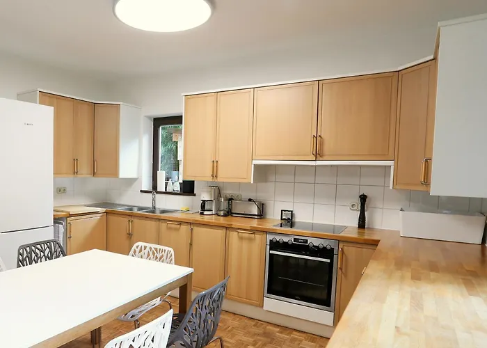 10 Min Subway U-bahn To Marienplatz 130 M2 - 4br - 2bath * ميونيخ