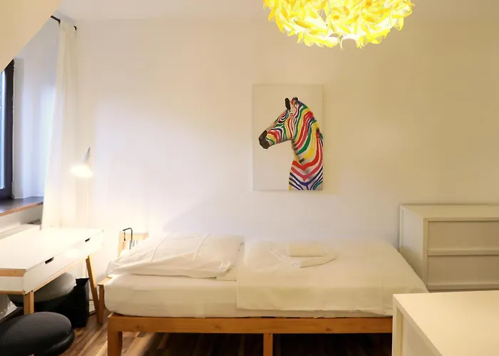 10 Min Subway U-bahn To Marienplatz 130 M2 - 4br - 2bath Apartmán