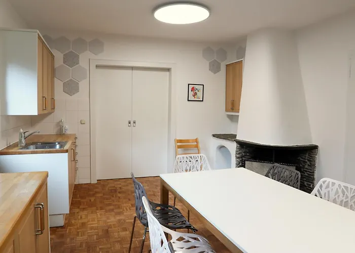 10 Min Subway U-bahn To Marienplatz 130 M2 - 4br - 2bath *