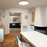 10 Min Subway U-bahn To Marienplatz 130 M2 - 4br - 2bath *