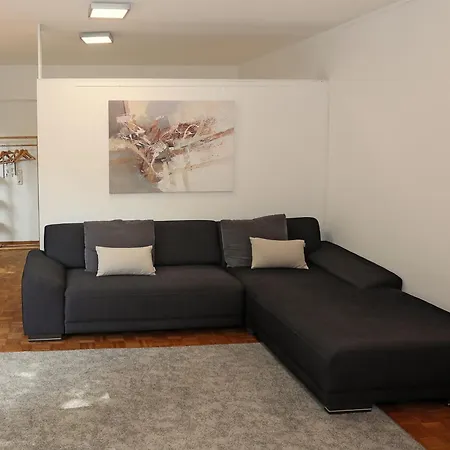 10 Min Subway U-bahn To Marienplatz 130 M2 - 4br - 2bath Apartment *