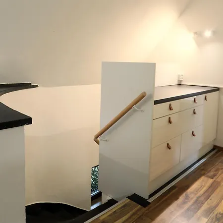 Apartment 10 Min Subway U-bahn To Marienplatz 130 M2 - 4br - 2bath *