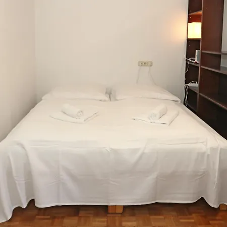 10 Min Subway U-bahn To Marienplatz 130 M2 - 4br - 2bath Apartment