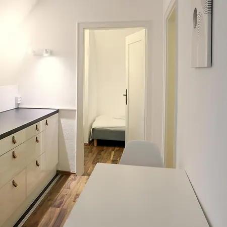 10 Min Subway U-bahn To Marienplatz 130 M2 - 4br - 2bath Apartment Munich